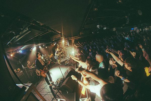 reGretGirl×Laughing Hick　親和性の高い両者が、素晴らしき化学反応を起こした夜『Grasshopper vol.25』ライブレポート