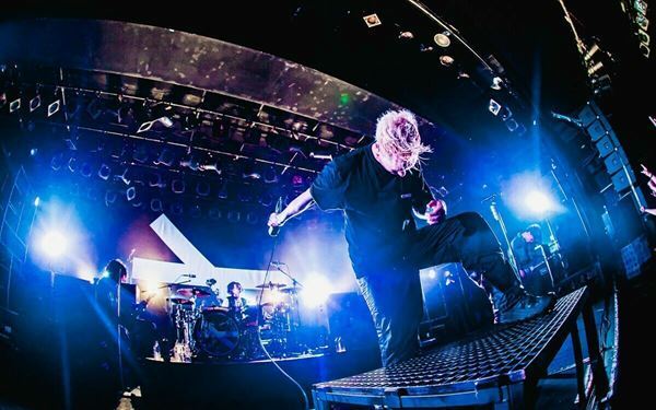 ジェットコースター的な緩急で観客を惹きつけた『coldrain “Nonnegative”ONE MAN TOUR 2022』初日ライブレポート