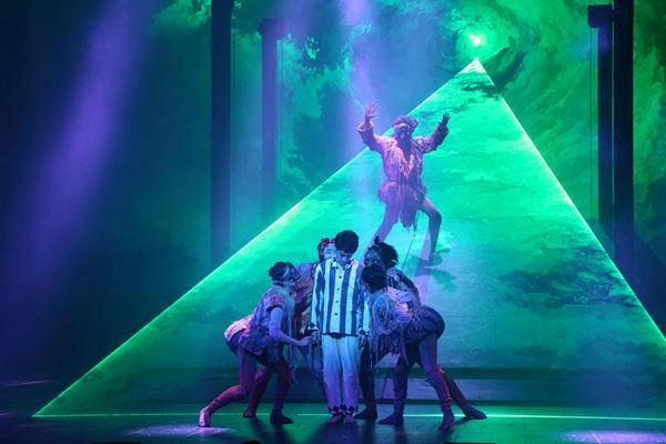 東北を舞台に生きることの素晴らしさを描く ミュージカル『ユタと不思議な仲間たち』開幕