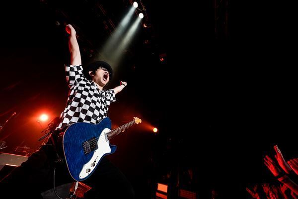 限界を無視する尋常じゃない爆裂炸裂暴走ライブを3時間超えでぶっ続けたレピッシュ ､ちなみに今年還暦だ！【ライブレポート】