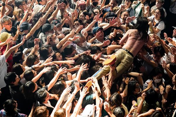 限界を無視する尋常じゃない爆裂炸裂暴走ライブを3時間超えでぶっ続けたレピッシュ ､ちなみに今年還暦だ！【ライブレポート】