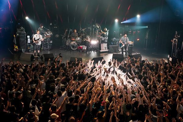 限界を無視する尋常じゃない爆裂炸裂暴走ライブを3時間超えでぶっ続けたレピッシュ ､ちなみに今年還暦だ！【ライブレポート】