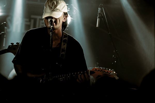 SuU×時速36km『骨-日-』 音楽性の異なる2組が自分たちの音楽をぶつけ合った、念願の初ツーマンをレポート