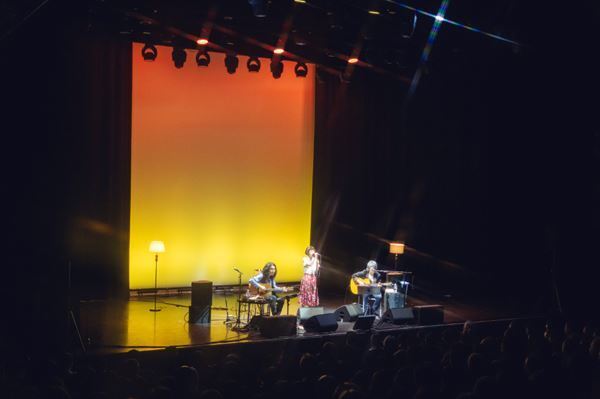 大貫妙子×山弦　まっすぐ伸びる歌声が客席に爽やかな風を送り込んだ「TOKYO春爛漫 〜萌芽編〜」レポート