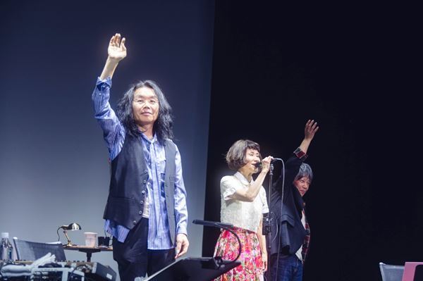 大貫妙子×山弦　まっすぐ伸びる歌声が客席に爽やかな風を送り込んだ「TOKYO春爛漫 〜萌芽編〜」レポート