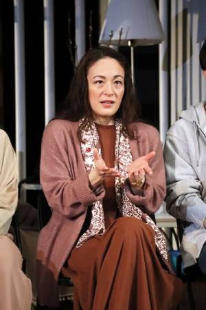 何気ない日常の会話が人生の支えになる　舞台『ラビット・ホール』上演中