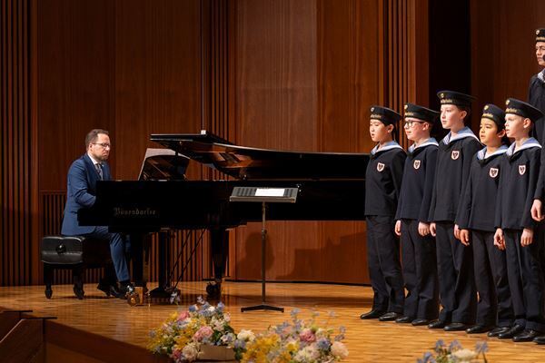 ウィーン少年合唱団が来日！ ジブリ曲や『パプリカ』も