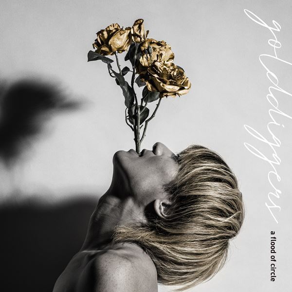 a flood of circle、メンバー全員が学ランを着た「ゴールド・ディガーズ」MV公開