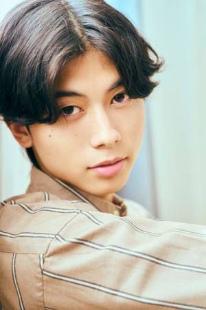 アミューズ 期待の新星、倉須洸の素顔 「人を笑顔にすることが大好きなんです」