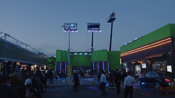 『龍が如く ～Beyond the Game～』歓楽街・神室町を巨大セットで再現するメイキング映像公開