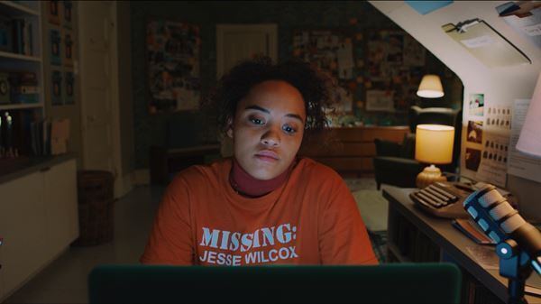 映画『#スージー・サーチ』行方不明の同級生を探す姿を捉えた本編映像公開