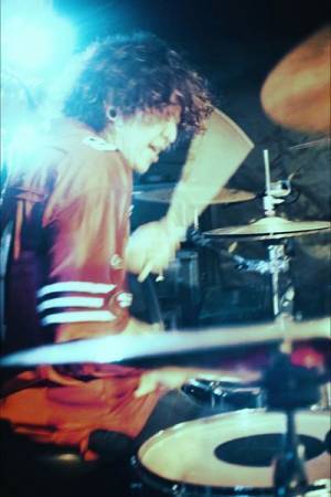 JIGDRESS、超満員の下北沢DaisyBarでツアー終幕「俺たちずっとカッコいいから、これからもよろしく」