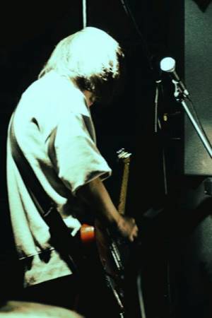 JIGDRESS、超満員の下北沢DaisyBarでツアー終幕「俺たちずっとカッコいいから、これからもよろしく」