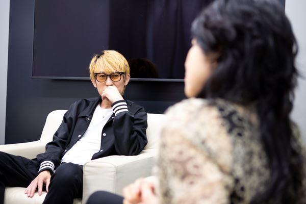 【対談：岸谷香×スガ シカオ】「こんなイカした同級生はいないよ」