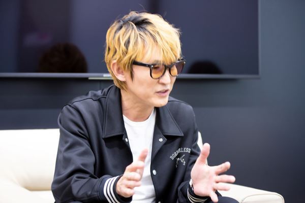 【対談：岸谷香×スガ シカオ】「こんなイカした同級生はいないよ」