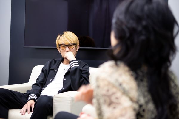 【対談：岸谷香×スガ シカオ】「こんなイカした同級生はいないよ」