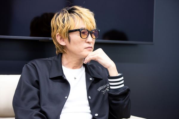 【対談：岸谷香×スガ シカオ】「こんなイカした同級生はいないよ」