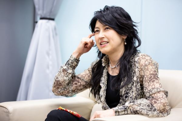 【対談：岸谷香×スガ シカオ】「こんなイカした同級生はいないよ」