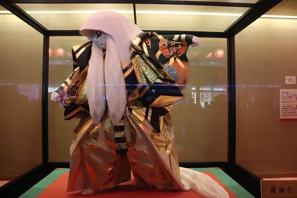 『お祭り』を披露した片岡仁左衛門、本舞台にも一礼　国立劇場・国立演芸場 閉場記念式典レポート