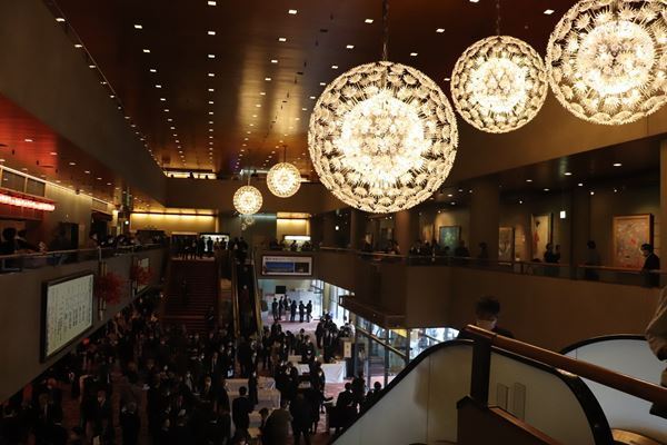 『お祭り』を披露した片岡仁左衛門、本舞台にも一礼　国立劇場・国立演芸場 閉場記念式典レポート