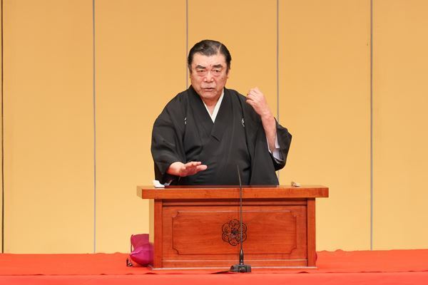 『お祭り』を披露した片岡仁左衛門、本舞台にも一礼　国立劇場・国立演芸場 閉場記念式典レポート