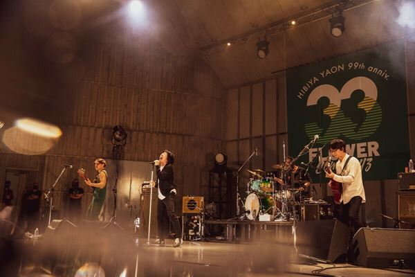 フラカン、5年ぶり8回目の日比谷野音公演をレポート！「来年2023年、僕たち34周年、そして54歳！ なんと波平と同い歳！」