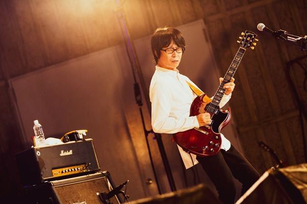 フラカン、5年ぶり8回目の日比谷野音公演をレポート！「来年2023年、僕たち34周年、そして54歳！ なんと波平と同い歳！」