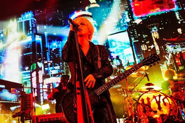 HYDE、2022年の集大成『HYDE LIVE 2022』ファイナル公演レポート「もっともっとクレイジーなライヴをやりたい」