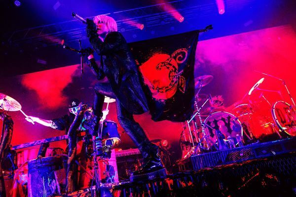 HYDE、2022年の集大成『HYDE LIVE 2022』ファイナル公演レポート「もっともっとクレイジーなライヴをやりたい」