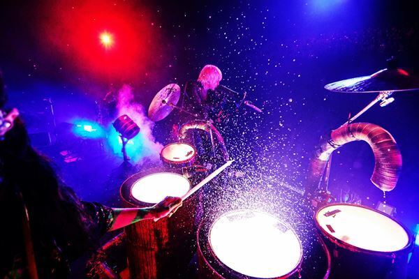 HYDE、2022年の集大成『HYDE LIVE 2022』ファイナル公演レポート「もっともっとクレイジーなライヴをやりたい」