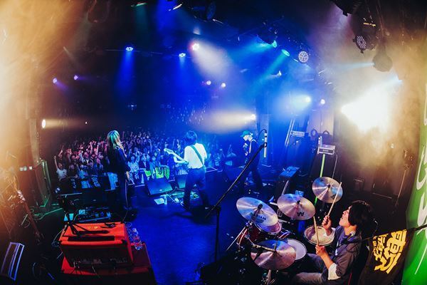 力強く生まれ変わった鉄風東京が、仲間と共に作り上げた祭りのような一日　『FLYING SON FES 2024』オフィシャルライブレポート