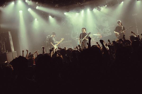 力強く生まれ変わった鉄風東京が、仲間と共に作り上げた祭りのような一日　『FLYING SON FES 2024』オフィシャルライブレポート