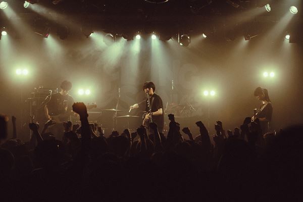 力強く生まれ変わった鉄風東京が、仲間と共に作り上げた祭りのような一日　『FLYING SON FES 2024』オフィシャルライブレポート