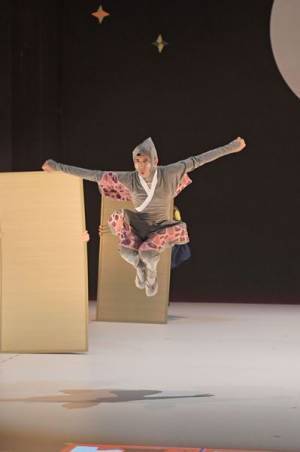 躍動する忍者と、その奥の影の先──。森山開次、美木マサオがのぞむダンス作品『新版・NINJA』再演