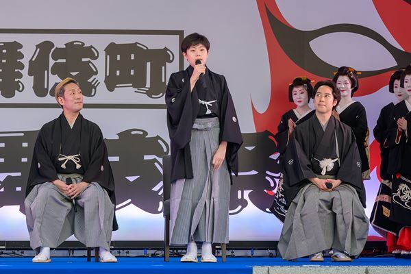 『歌舞伎町大歌舞伎』中村勘九郎らが歌舞伎町で大お練り＆舞台挨拶を実施「一生に一度できるかできないかの体験」