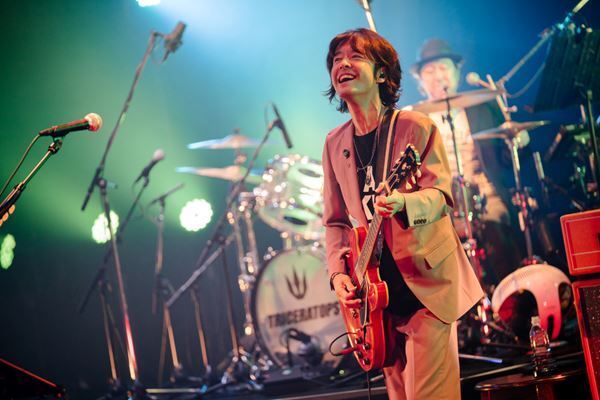 TRICERATOPS、活動休止前最後のライブツアー開幕「デビューして27年、今でもこうした景色が見られてとても幸せ」