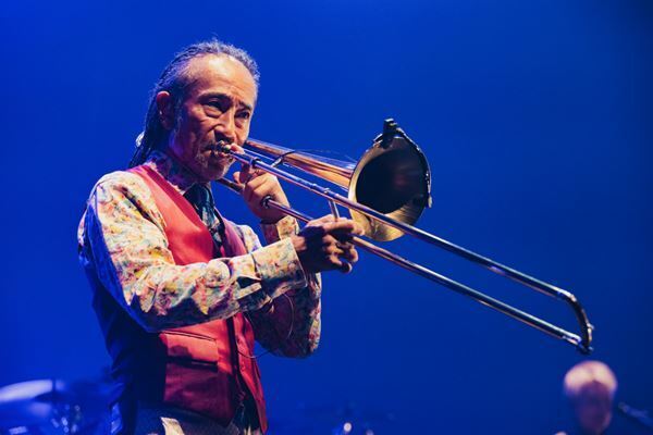 スカパラ×怒髪天×MAZRI「戦うように楽しんでくれよ！」『MAZRI no MATSURI -The Joint-』ライブレポート