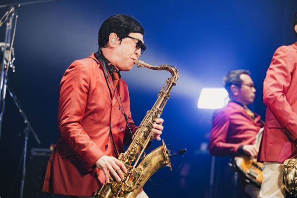 スカパラ×怒髪天×MAZRI「戦うように楽しんでくれよ！」『MAZRI no MATSURI -The Joint-』ライブレポート