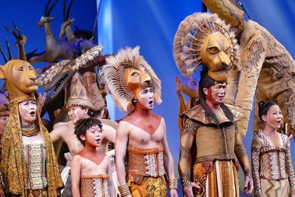 劇団四季『ライオンキング』が日本上演25周年！　特別カーテンコールとドローンショー開催
