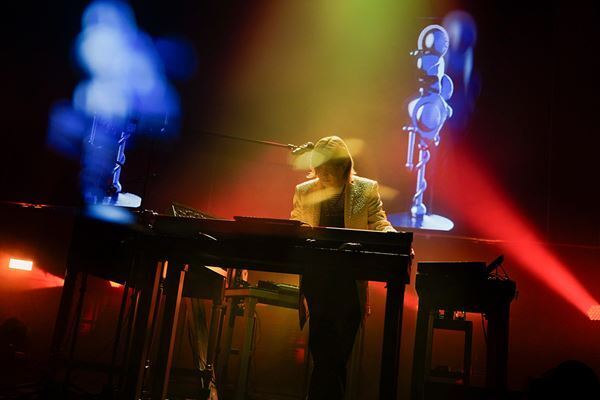 TM NETWORK、全国ホールツアー『STAND 3 FINAL』オフィシャルレポートが到着