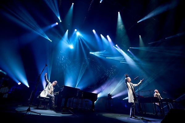 TM NETWORK、全国ホールツアー『STAND 3 FINAL』オフィシャルレポートが到着