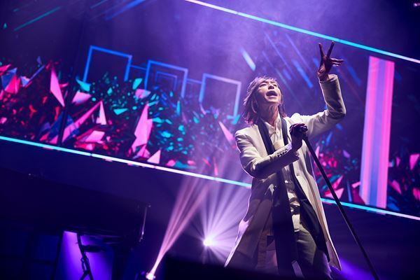 TM NETWORK、全国ホールツアー『STAND 3 FINAL』オフィシャルレポートが到着