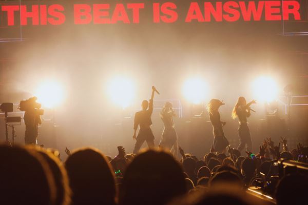 ExWHYZ、全国ツアー『Futura Free』完走　追加公演でShin Sakiura、堀正輝の参加を発表