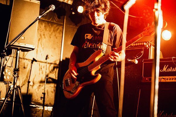 【ライブレポート】ルサンチマン　同世代の崎山蒼志と個性をぶつけ合った自主企画ツーマンライブ