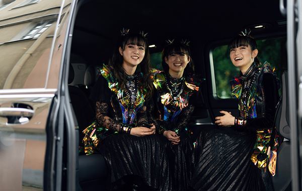 BABYMETALがフィンランド映画『ヘヴィ・トリップⅡ』に出演　特報映像＆ポスタービジュアル公開