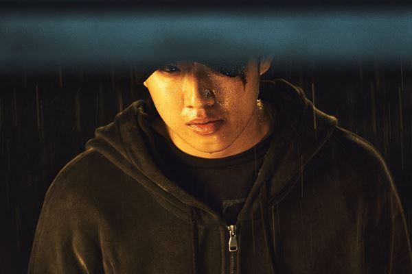 ソン・ジュンギ主演『このろくでもない世界で』少年が裏社会の門を叩く瞬間を収めた本編映像公開