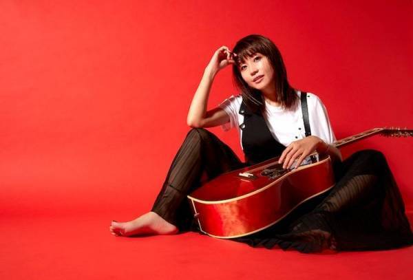 矢井田瞳、活動20周年を記念したライブツアー大阪公演