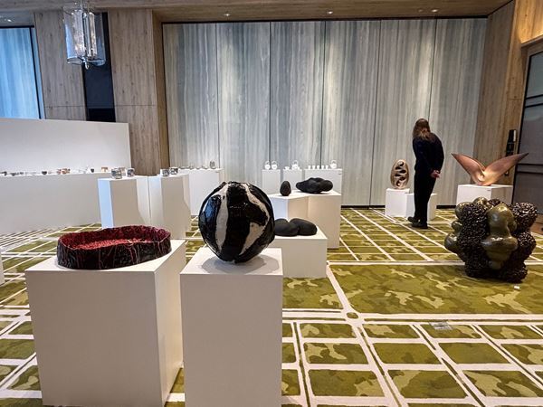 アートやデザインと密接な関係にある“工芸の今”を知る「KOGEI Art Fair Kanazawa 2024」【レポート】