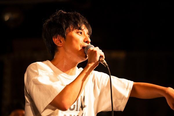 渋谷すばる、赤犬との対バンライブで“第二章”終了を宣言【オフィシャルレポート】