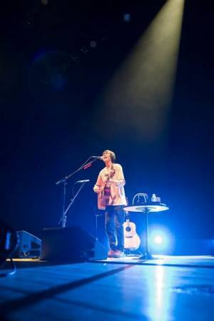 【ライブレポート】ソロアーティストとしての豊かな魅力を示した小山田壮平『弾き語りツアー2022』最終公演